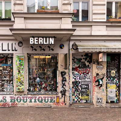 Pauls Boutique, storefront, streetview, graffiti